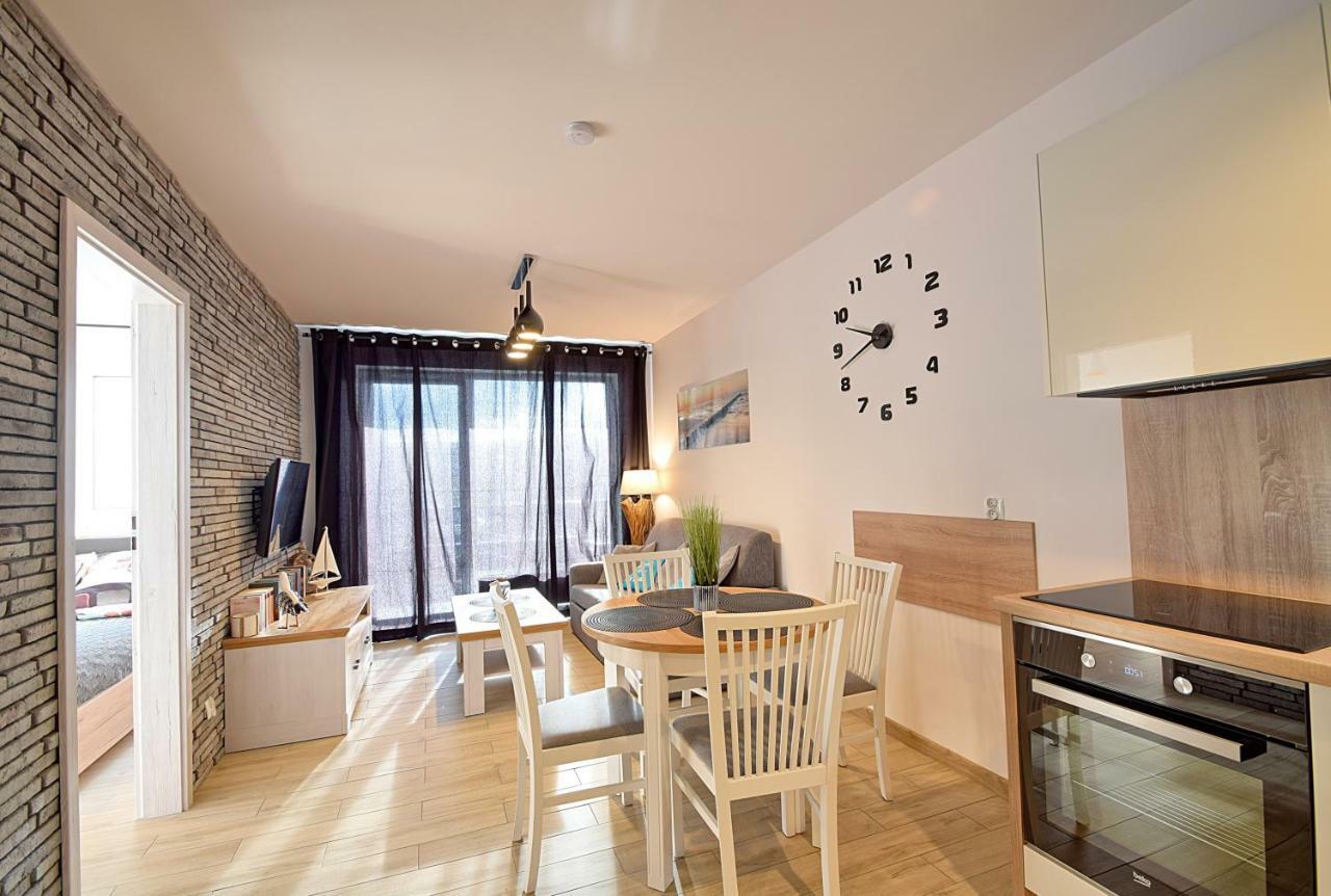 Apartament Oliwka Z Prywatnym Miejscem Postojowym Kolobrzeg Bagian luar foto